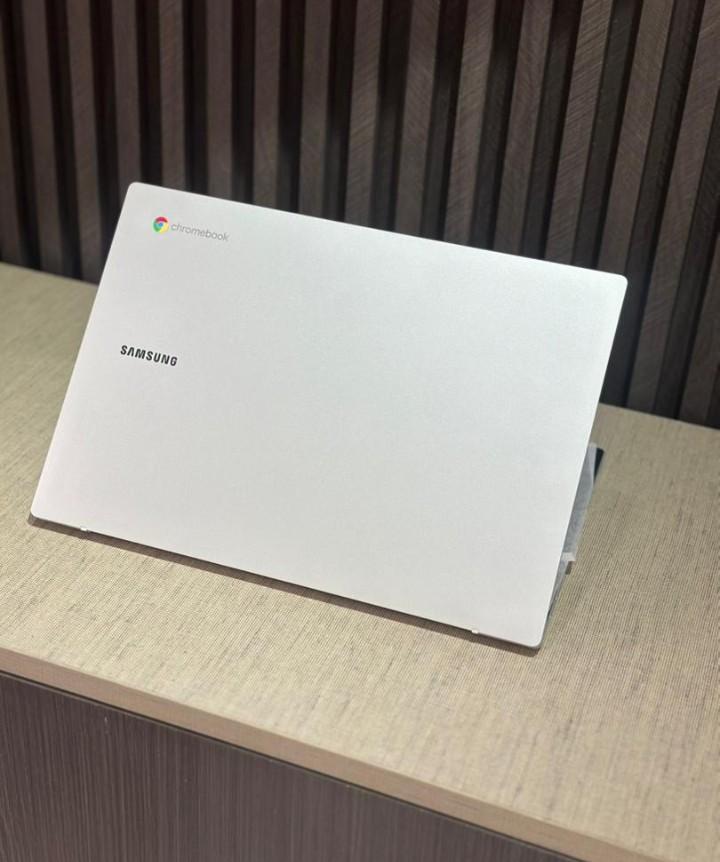 SAMSUNG CHROMEBOOK GO